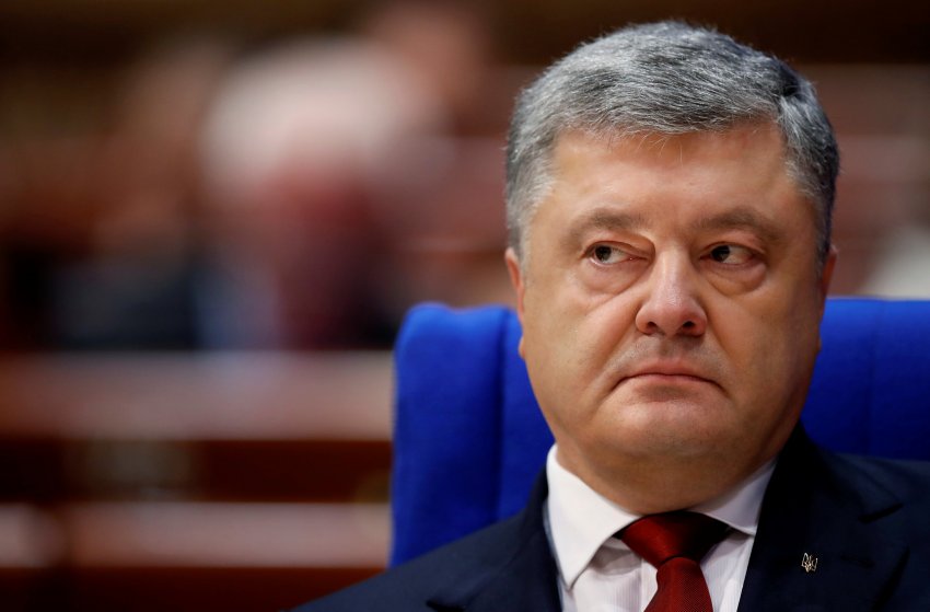 Политолог Мезюхо считает, что Порошенко вернулся на Украину из-за угрозы его карьере