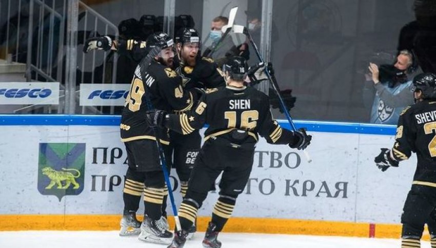 Последний матч КХЛ перед остановкой сезона закончился победой «Адмирала»