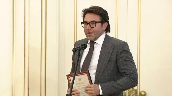 Телеведущий Андрей Малахов получил премию от правительства России