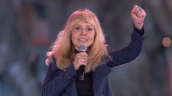 Певица Ольга Кормухина пожаловалась на скользкую плитку в Москве
