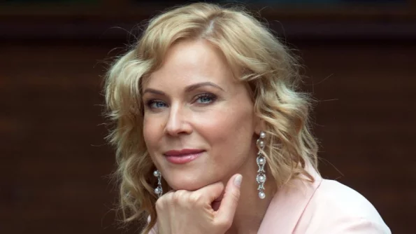 45-летняя артистка РФ Мария Куликова заявила, что столкнулась с возрастными изменениями