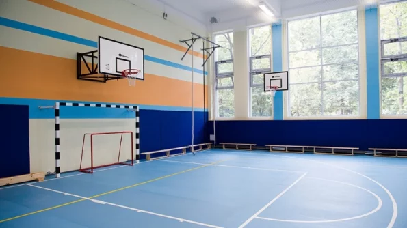 В Саратовской области проведут ремонт 100 школьных спортзалов