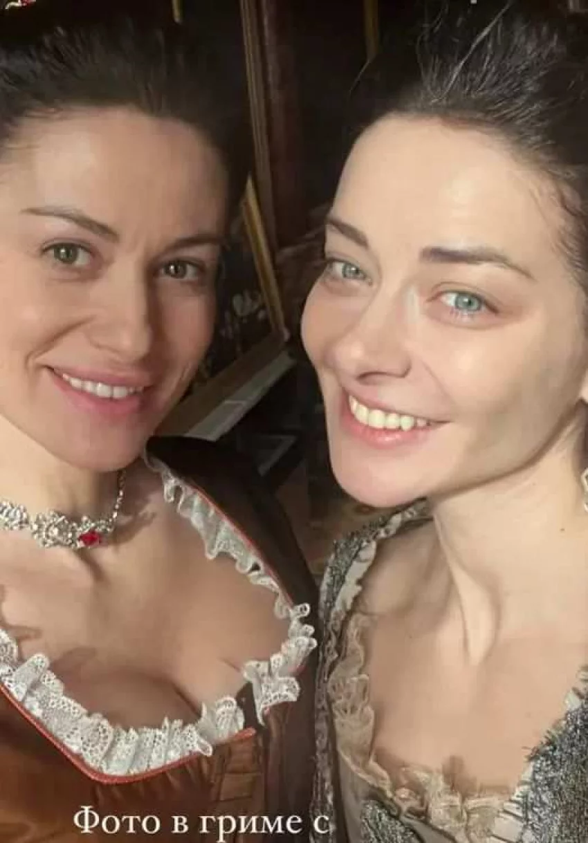 Актрисы Анна Ковальчук и Марина Александрова показали фото до и после грима