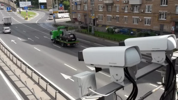 В России начнут по камерам отслеживать нарушителей, выбрасывающих мусор из автомобилей