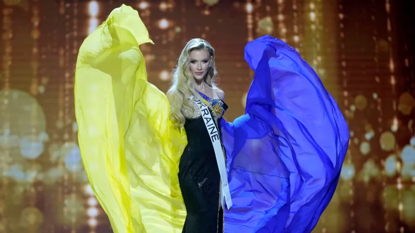 Представляющая Украину участница конкурса «Мисс Вселенная вышла на сцену в костюме Воина света