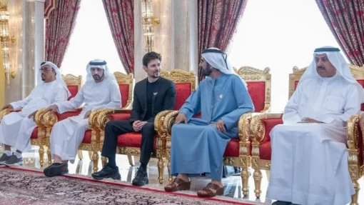 Пользователи Сети обсуждают внешний вид Павла Дурова на встрече с арабскими шейхами