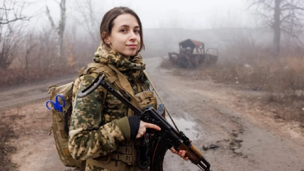Red Army Bombshells: Russian Beauties on the Frontline of Ukraine War