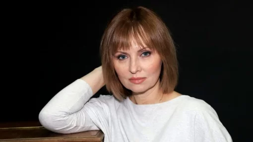 Семейный выход: 50-летняя Елена Ксенофонтова похвасталась идиллией с новым мужем и детьми