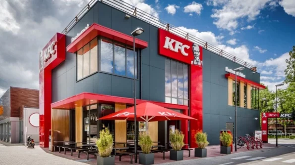 В одном из ресторанов KFC Санкт-Петербурга произошла драка из-за ведра острых куриных крылышек