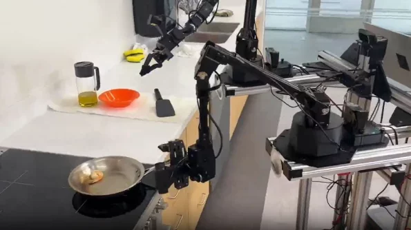 Робот Mobile ALOHA научился самостоятельно готовить и убираться