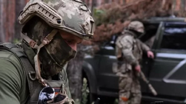 Бойцы армии РФ захватили блиндаж ВСУ и офицера, решившего их проверить