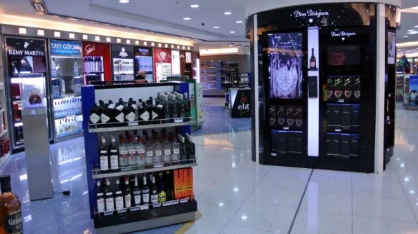 Госдума планирует смягчить условия торговли алкоголем в аэропортах