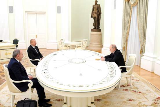 Путин, Алиев и Пашинян подписали заявление по Карабаху