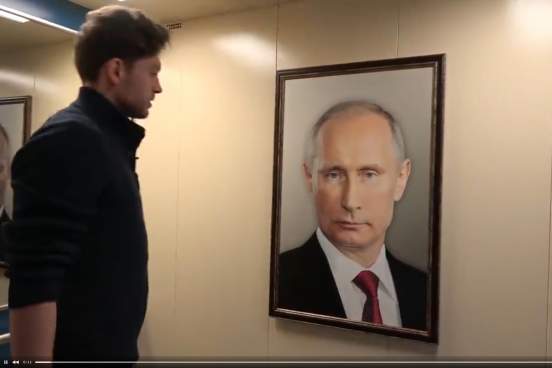 В Кремле решили не комментировать школьный флешмоб с портретами Путина