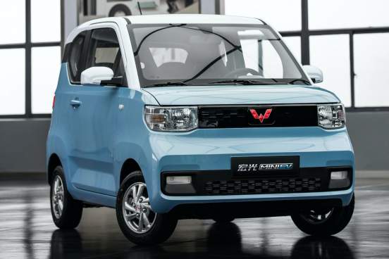 На рынок пообещали выпустить японский электромобиль за 220 тыс. рублей