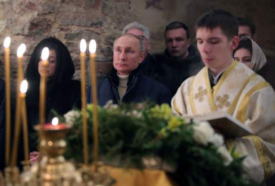Владимир Путин поздравил россиян с Рождеством после службы в церкви Николы на Липне