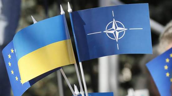 Экс-представитель НАТО считает, что борьба Коломойского с США разорвет Украину на части