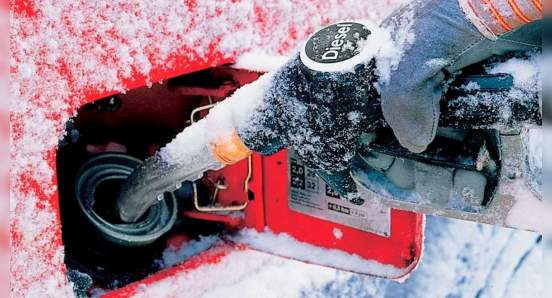 О чем предупреждает зимой шипение из бензобака автомобиля