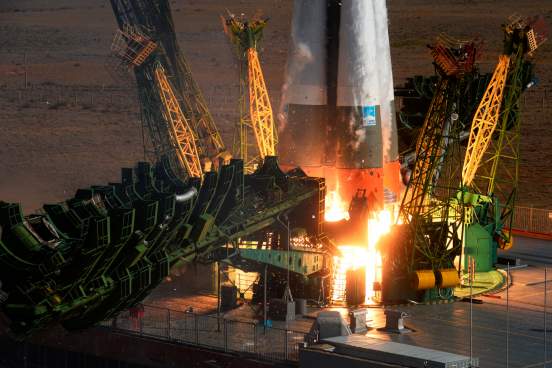 РАН призвала приостановить создание ракеты для полета на Луну