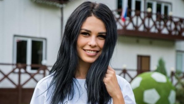 Звезда "Дома-2" Ирина Пинчук попала в ДТП и разбила Mercedes