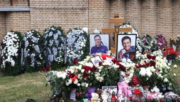 Известная певица возмущена поведением поклонников Шатунова на кладбище