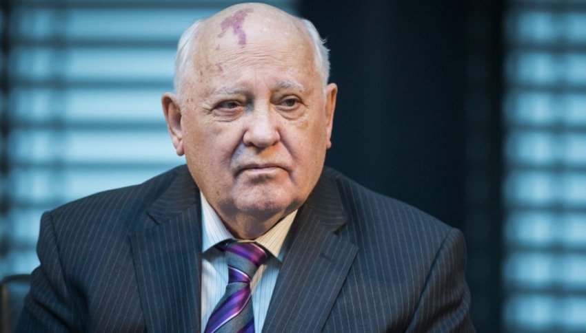 Редко встает, многое забывает: состояние Михаила Горбачева становится все хуже