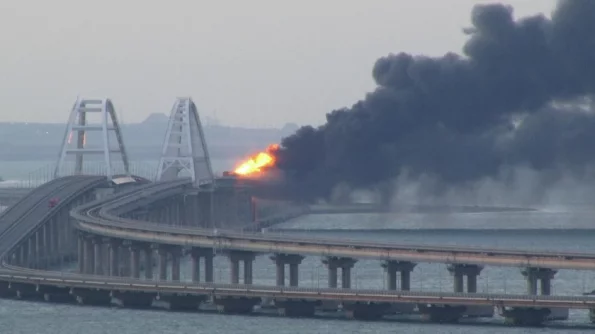 Mash: Атака на Крымский мост была совершена модернизированными надводными дронами ВСУ