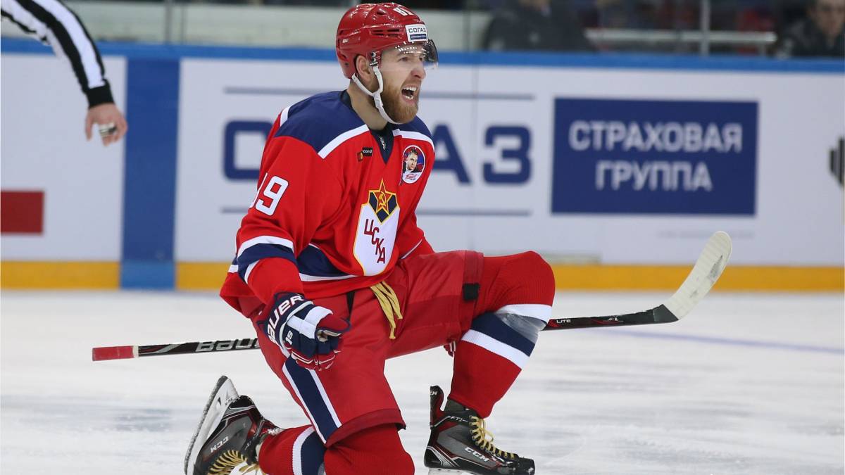 Защитник ЦСКА Нестеров хочет уехать в НХЛ из-за личных проблем
