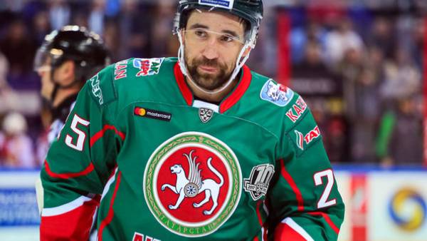Хоккеист Зарипов заявил, что пока не планирует завершать карьеру