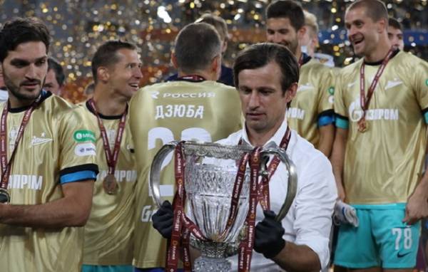 Футболисты "Зенита" разбили трофей, празднуя победу в Кубке России
