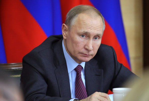 Президент Владимир Путин назвал бедности и низкие доходы нерешенными проблемы в стране