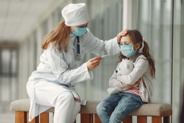 Врачи рассказали РИА Новостям о серьезных осложнениях перенесенного коронавируса у детей