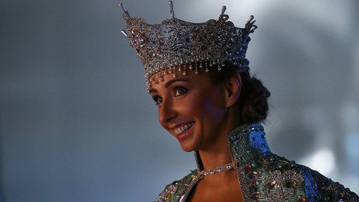 Чемпионки Навка, Сотникова, Загитова сыграли Людмилу в ледовом шоу