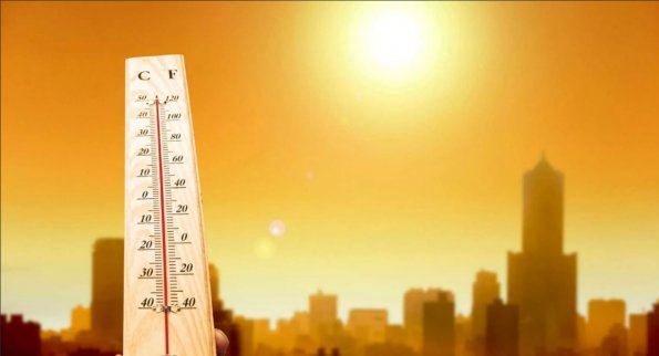 Москвичам сообщили о рекордной жаре и сухих грозах 14 июля
