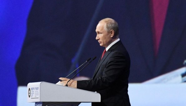 Президент РФ Путин: США объявили себя посланниками бога на Земле
