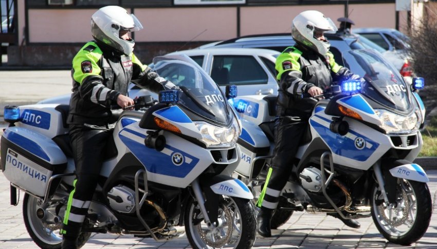 Для ловли самокатчика в Москве ДПС привлекли мотоциклы и патрульный авто