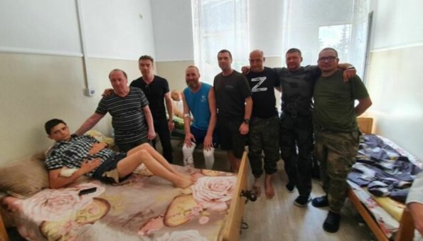 Звезды российской эстрады навестили в Луганске раненых военнослужащих