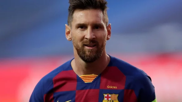 Футболист Лионель Месси готов бесплатно играть за Испанскую "Барселону"