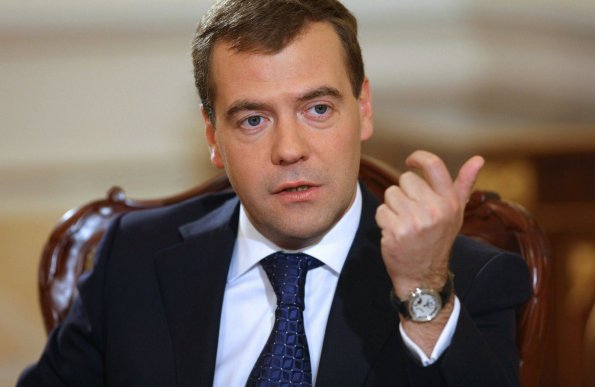 Председатель партии «Единая Россия» Медведев призвал бороться с незаконными свалками