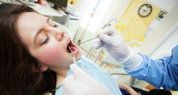 Стоматолог Лариса Кисельникова назвала правила по уходу за полостью рта у детей