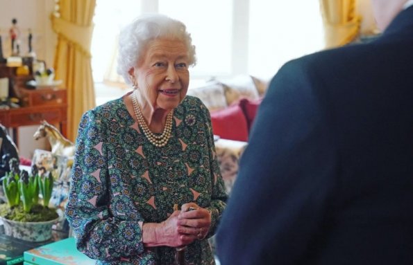 Королевская семья поддержала Елизавету II во время заболевания коронавирусом COVID-19