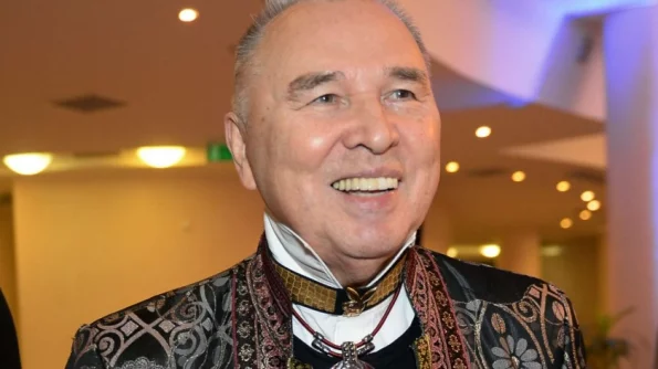 Тяжелобольной модельер Вячеслав Зайцев устроил в ресторане шикарный банкет на своё 85-летие