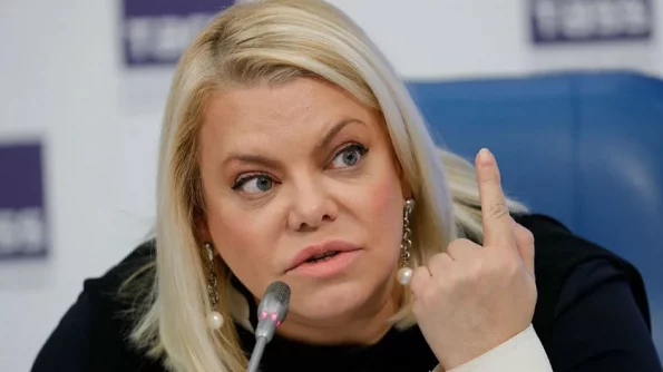 Яна Поплавская назвала запись разговора продюсера Пригожина и сенатора Ахмедова скандалом