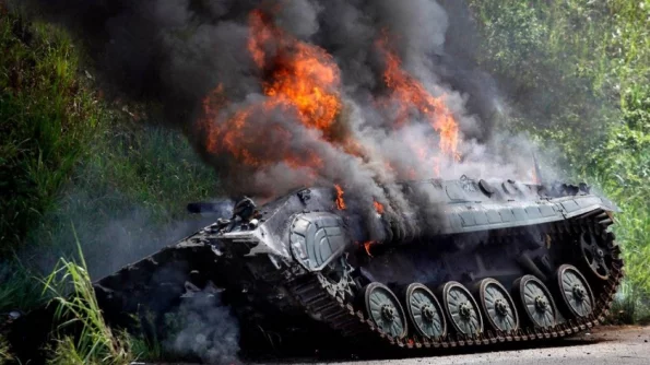 Военкоры "РВ" опубликовали видеокадры с сожжённой техникой НАТО на Запорожском направлении