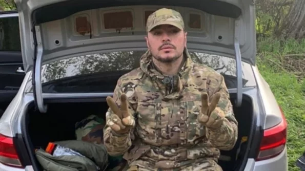 PR-директор рэпера Птахи заявила, что артист инсценировал свое попадание под обстрел в ДНР