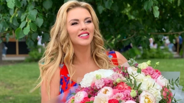 Певица Анна Семенович похудела из-за проблем со здоровьем
