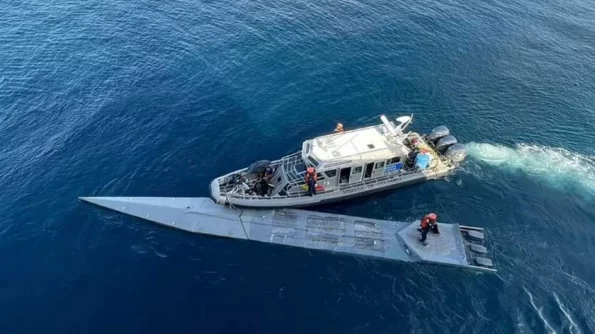 В Тихом океане нашли лодку с трупами и наркотическими веществами