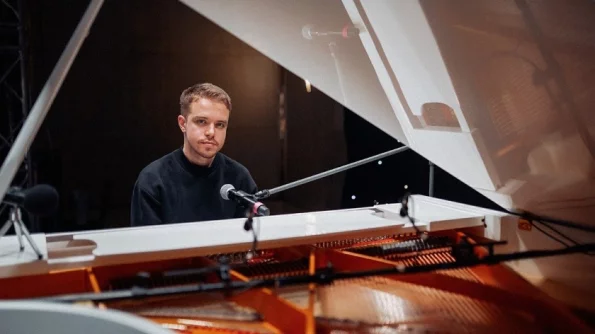 Концертный тур известного пианиста Дениса Стельмаха пройдет в России в апреле