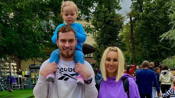 Лера Кудрявцева проинформировала, что ее муж Игорь Макаров уходит на тренерскую должность