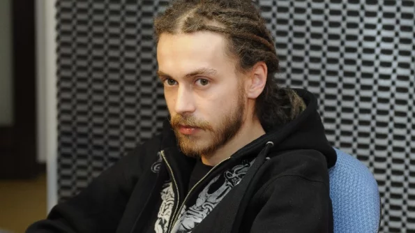 Отец рэпера Децла Александр Толмацкий обвинил свою невестку в смерти сына